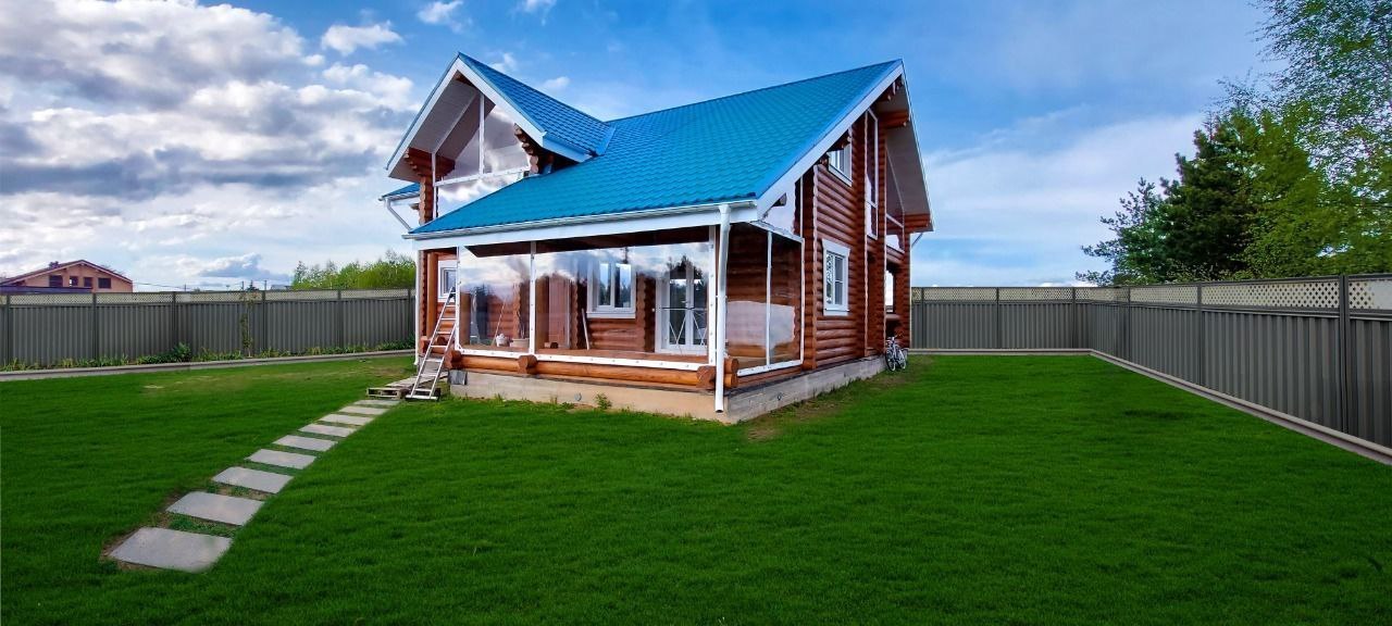 Мягкие окна на веранде загородного дома в Рамешках